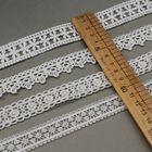 Soem-Polyester-weiße Stickerei-Spitze-Ordnungs-Ränder für Kleid